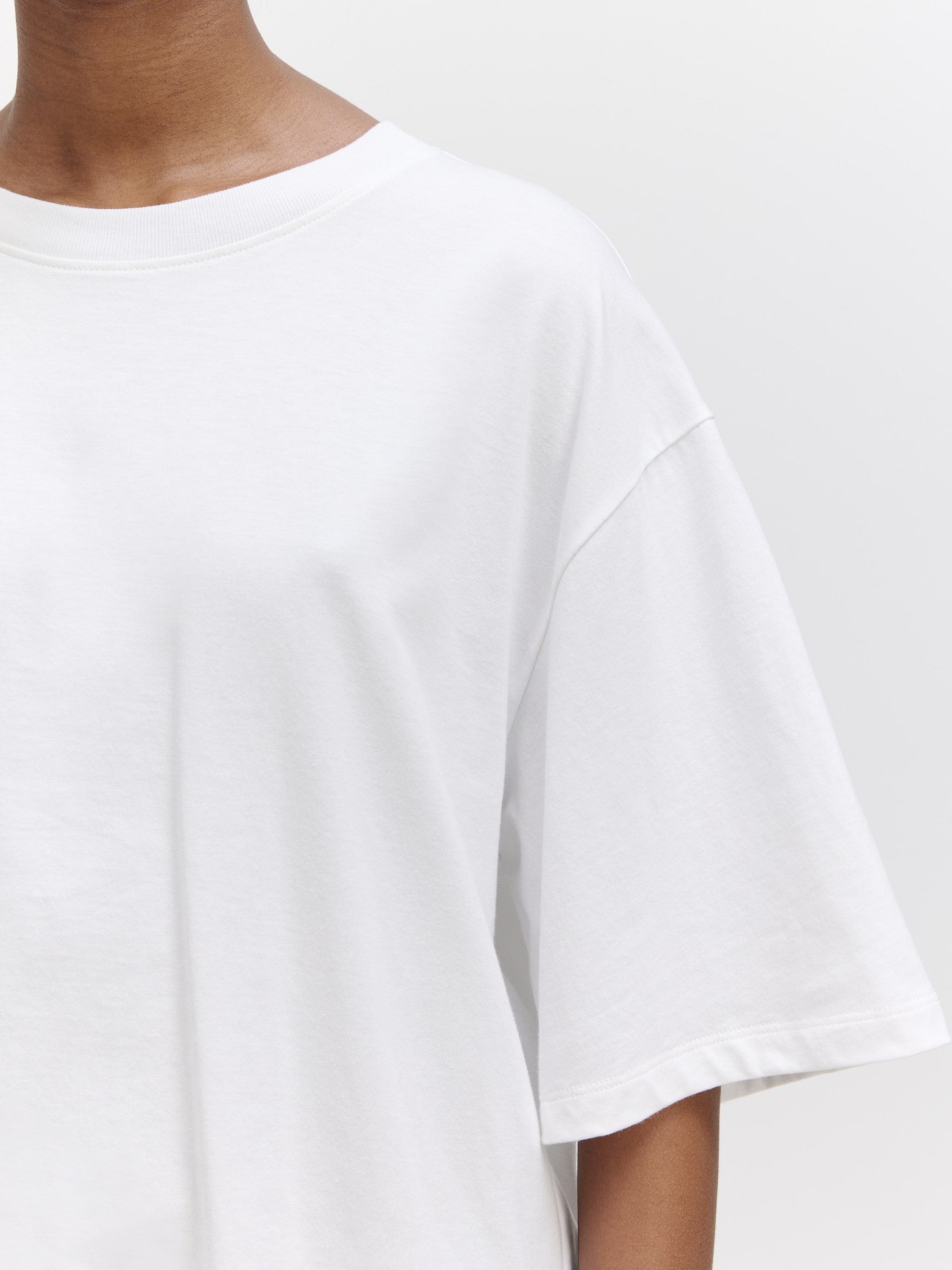 EDITED Producten Oversized shirt 'Xia' Wit