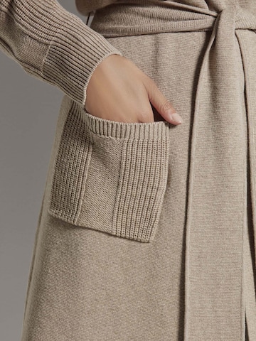 MADELEINE Gebreid vest in Wit