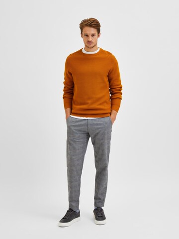 SELECTED HOMME Alt kitsenev Chino-püksid 'York', värv hall