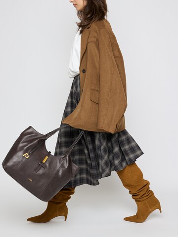 Picard Schultertasche 'Whisper' in Braun