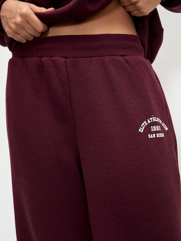 Pull&Bear Široký strih Nohavice - Červená