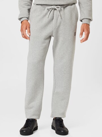 Les Deux Tapered Trousers 'Mini Encore' in Grey: front