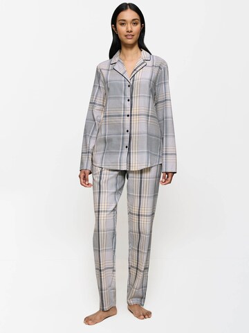 TRIUMPH - Pijama ' Boyfriend ' em bege: frente