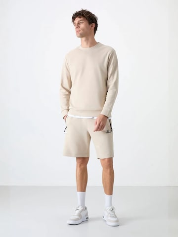 Tommy Life Regular Pants in Beige: front