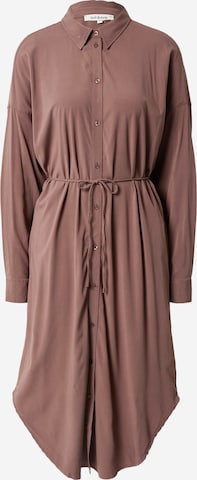 Robe-chemise 'Freedom' Soft Rebels en marron : devant