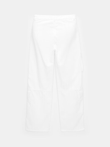 Loosefit Jeans cargo Pull&Bear en blanc