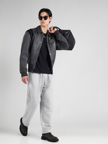Emporio Armani - Camiseta en gris