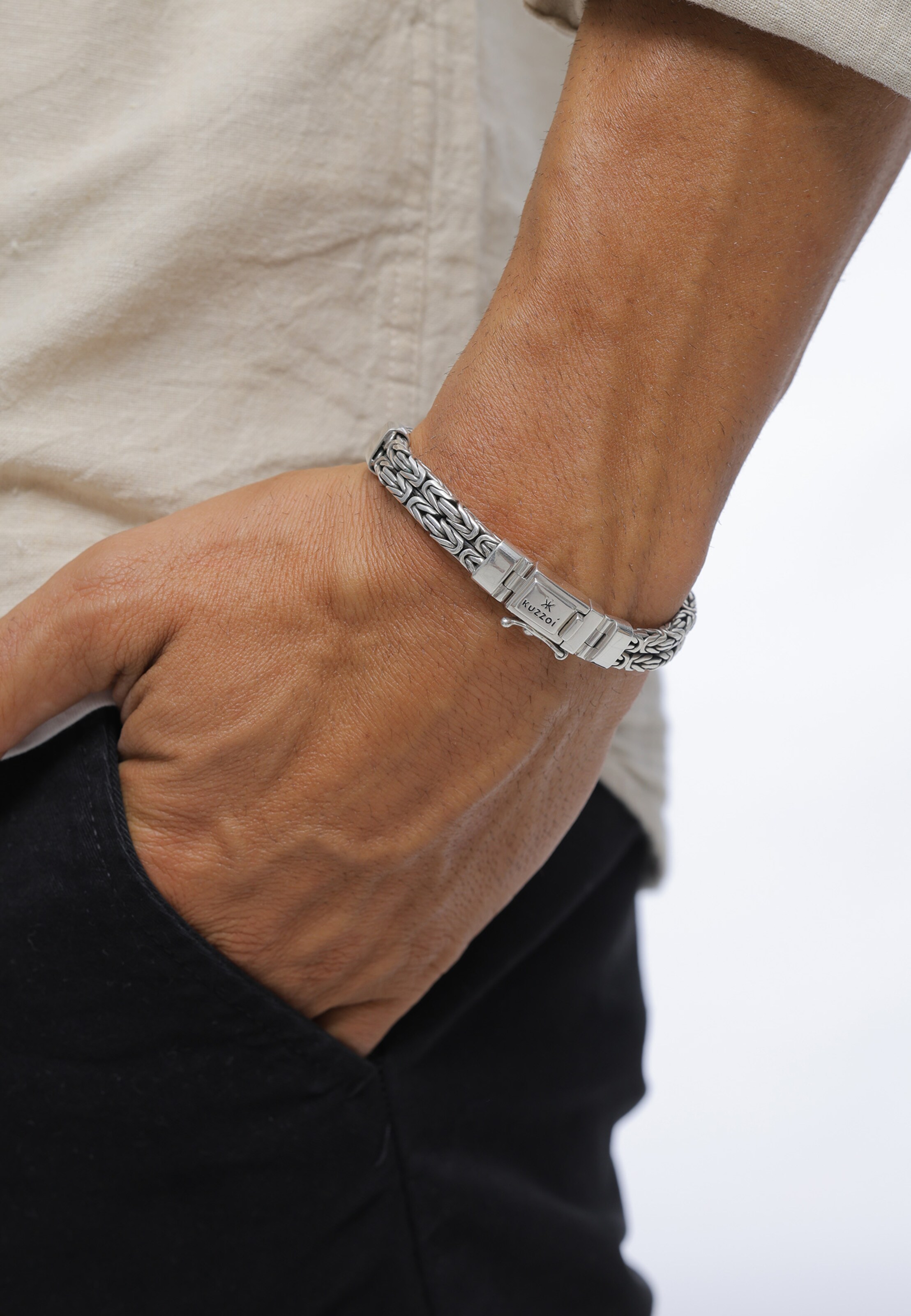 KUZZOI Bracelet in Silver: front