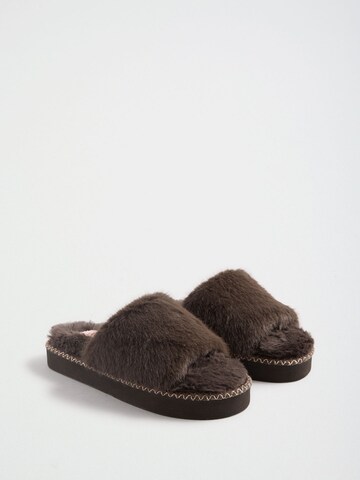 Lipsy Slipper in Brown