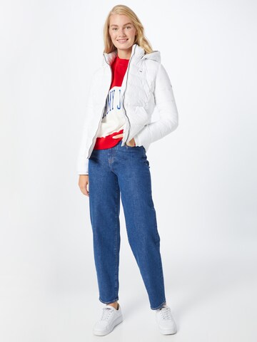 Tommy Jeans - Chaqueta de invierno en blanco