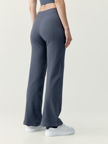 Born Regular Sportbroek ' Era ' in Blauw