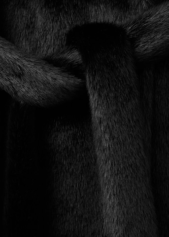MANGO Wintermantel in Schwarz