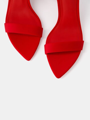 Bershka Sandale in Rot