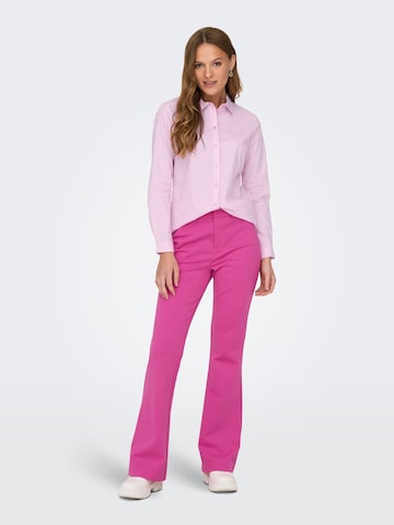 Flared Pantaloni con piega frontale 'PEACH' di ONLY in rosa