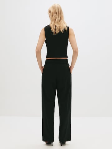Pull&Bear Loosefit Bukser med fals i sort