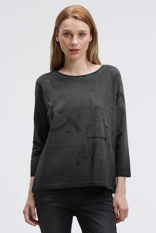 Soccx Shirt mit verkürzten Ärmeln und Artwork in Schwarz: Vorderseite