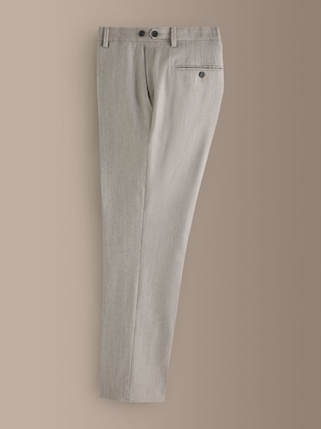 Slimfit Pantaloni con piega frontale 'Signature' di Next in beige