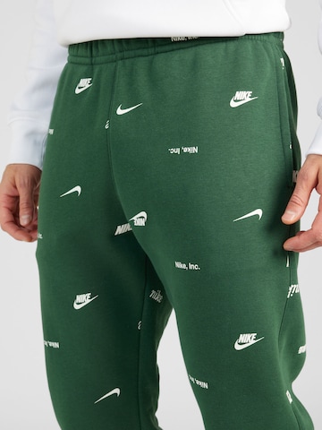 Nike Sportswear Tapered Nadrág 'CLUB' - zöld