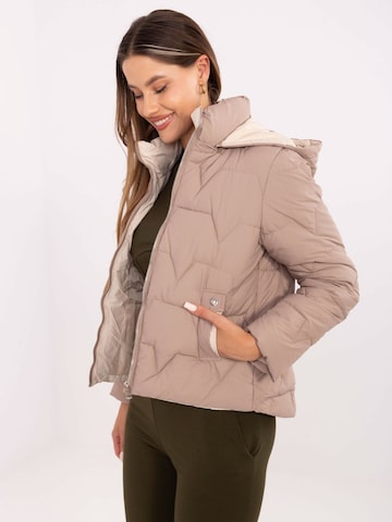 Madnezz House Übergangsjacke in Beige