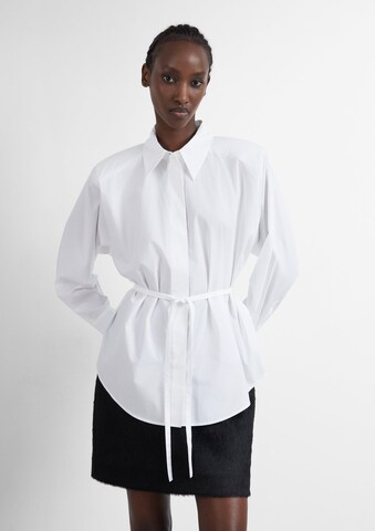 COMMA Blouse in White: front