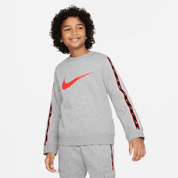 Nike SportswearSweater majica - siva boja: prednji dio