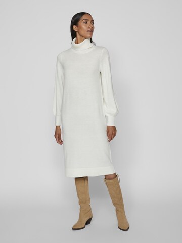 VILA Úpletové šaty 'Sara' – bílá: přední strana