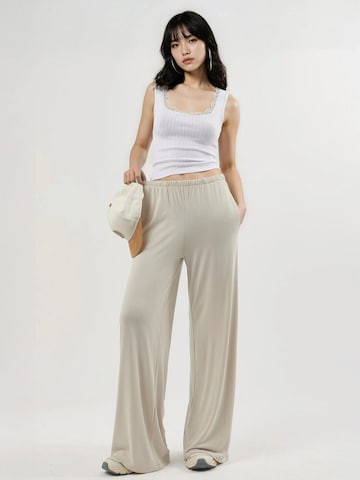 Busem - Calças em bege: frente