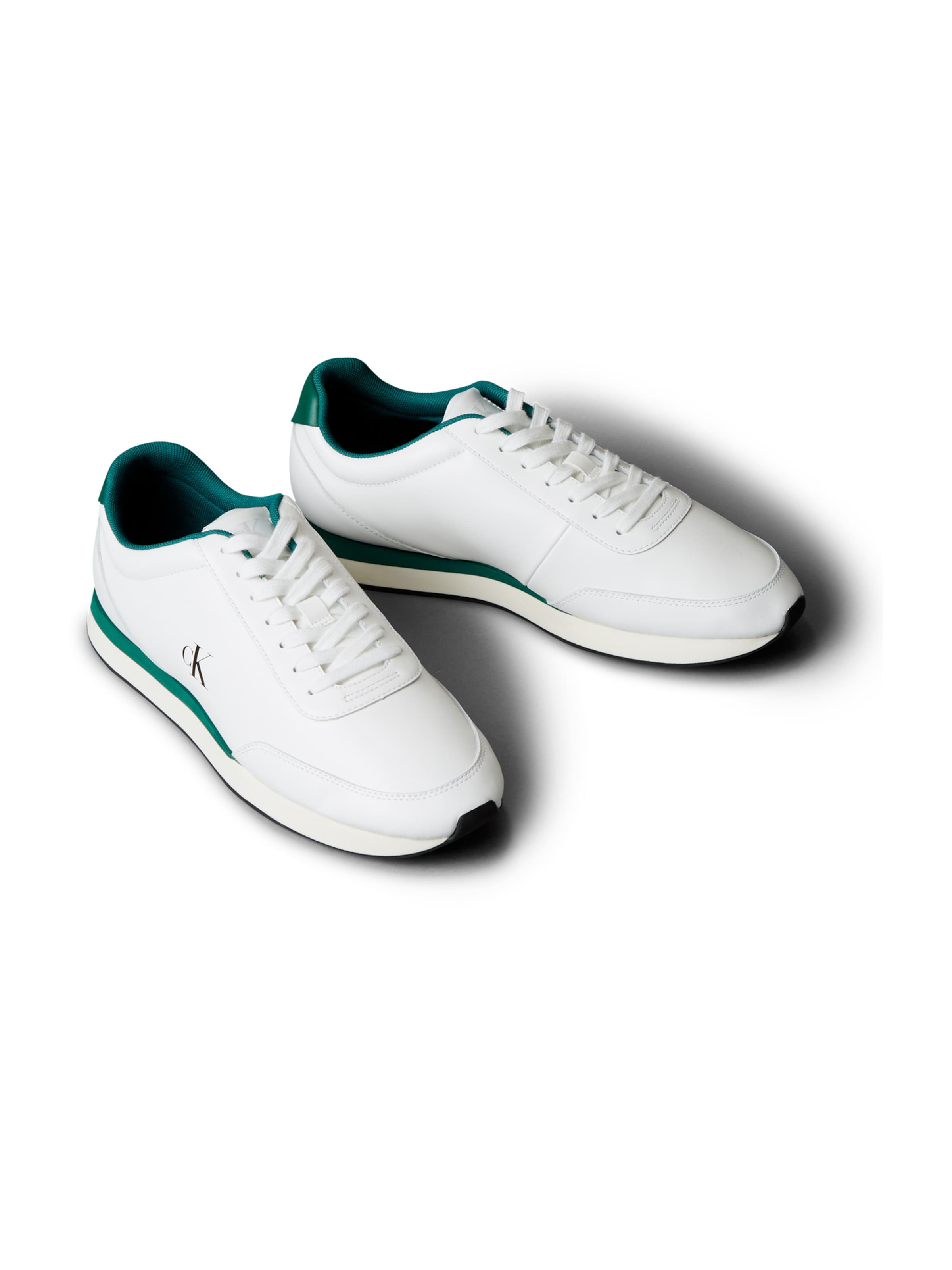 Calvin Klein Trainers 'ESS' in White