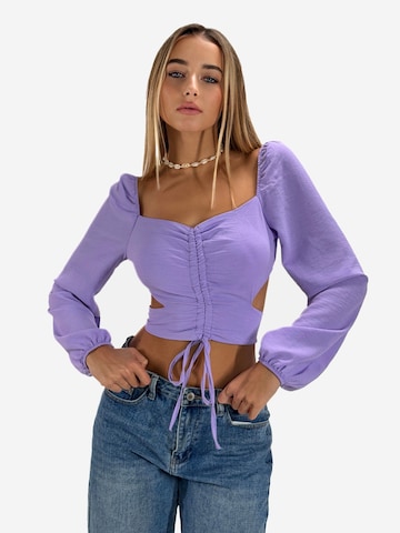 Elara Bluse in Lila: Vorderseite