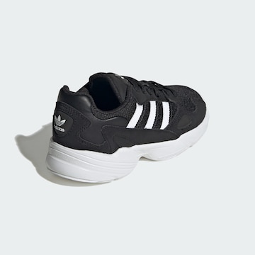 ADIDAS ORIGINALS - Sapatilhas 'Falcon' em preto