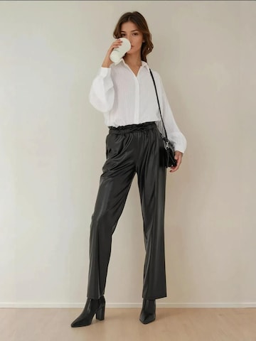 regular Pantaloni di Hiccup in nero