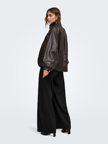 ONLY Vat Pantalon 'ONLYasmine' in Zwart