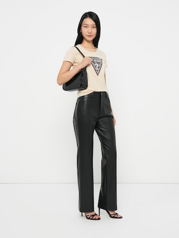 Tricou de la GUESS pe bej