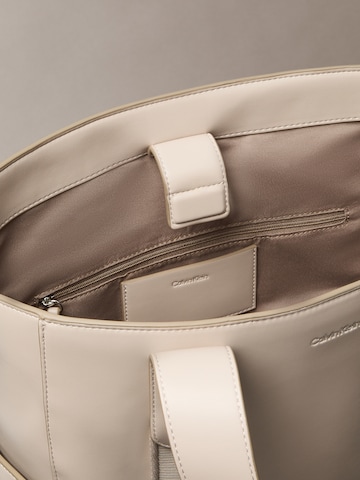 Calvin Klein - Shopper en marrón