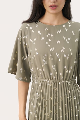 Robe 'SarafinaPW' Part Two en gris