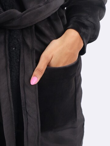 COZEE Nattlinne 'Black Beauty Robe' i svart