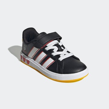 ADIDAS SPORTSWEAR Sportschuh 'Grand Court Mickey' in Schwarz