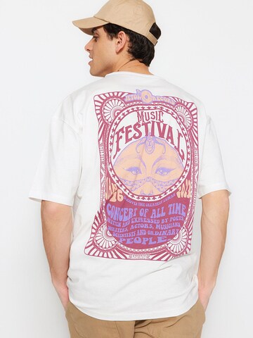 Trendyol T-shirt i beige: framsida