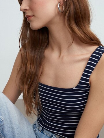 Dilvin Top in Blue