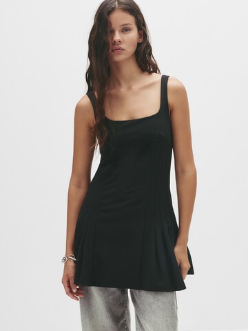 Pull&Bear Jurk in Zwart: voorkant