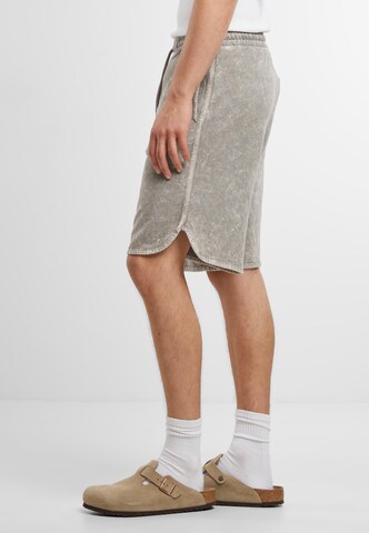 regular Pantaloni di Urban Classics in grigio