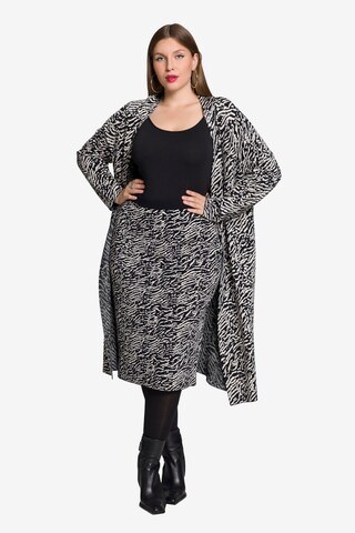 Ulla Popken Knit Cardigan in Black: front