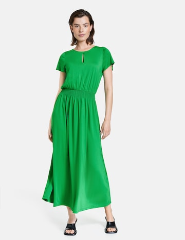 TAIFUN - Vestido en verde: frente