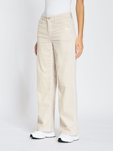 Gang Regular Trousers '94AMELIE WIDE' in White: front