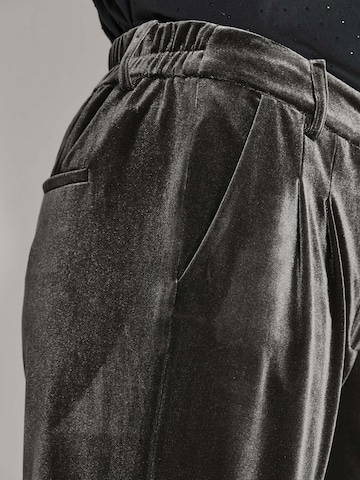 Loosefit Pantalon MADELEINE en gris