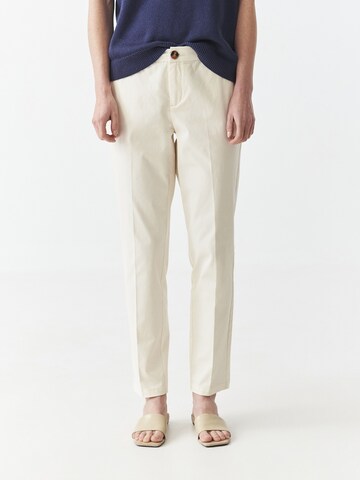 Regular Pantalon à pince TATUUM en beige : devant