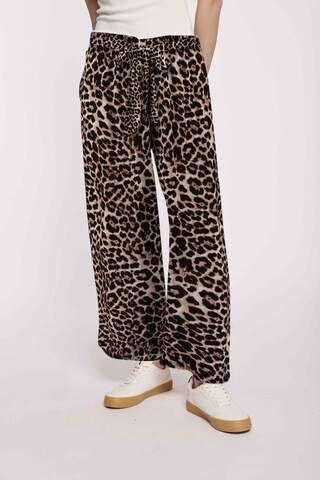 Hailys Loose fit Pants in Brown: front