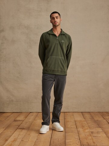 DAN FOX APPAREL Fleece jacket 'Semih' in Green