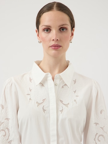 YAS Платье-рубашка 'YASZIMIA' в Белый