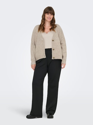 Cardigan 'ONLCARZOEY' ONLY Carmakoma en beige